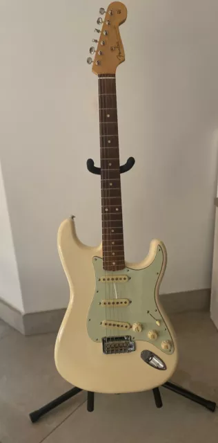 guitare électrique fender stratocaster 60s