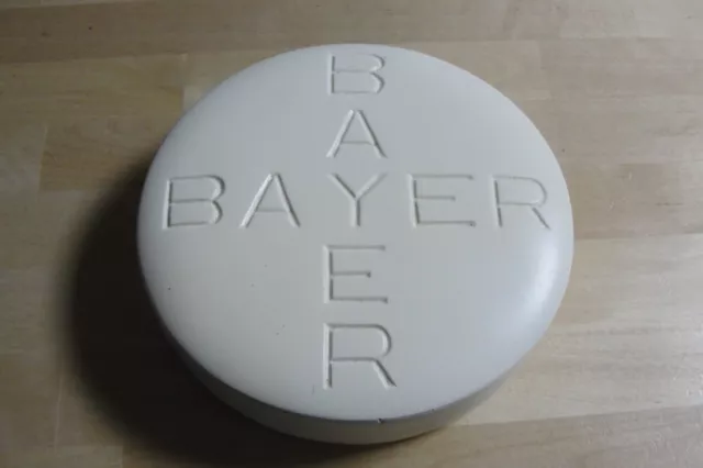 Vintage Giant Bayer Aspirin Pill Medicine Paperweight Pharmacy Display Salesman