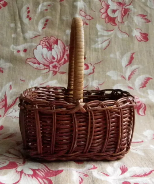 Panier De Poupée Ancien En Osier Tressé Et Verni