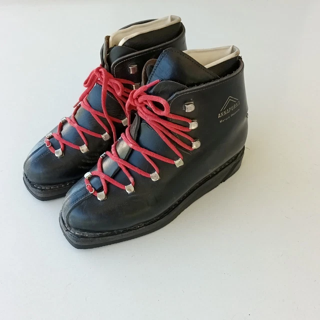 Chaussures Ski à Crochets Cuir Noir WAKA SCHUH - Label Emmaüs