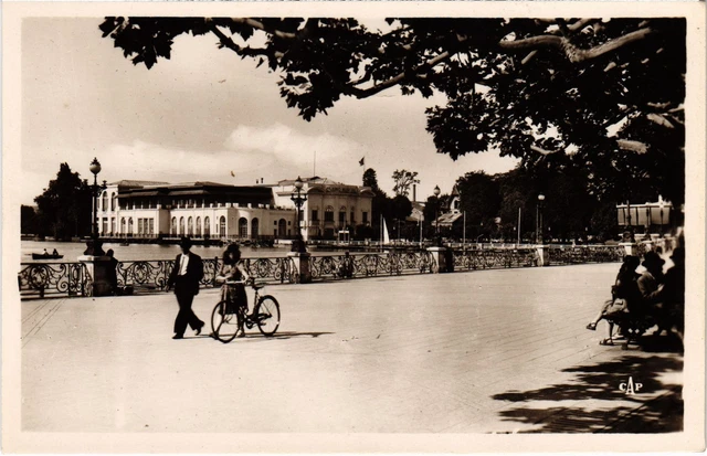 CPA Enghien les Bains La Jetee et le Casino FRANCE (1308180)