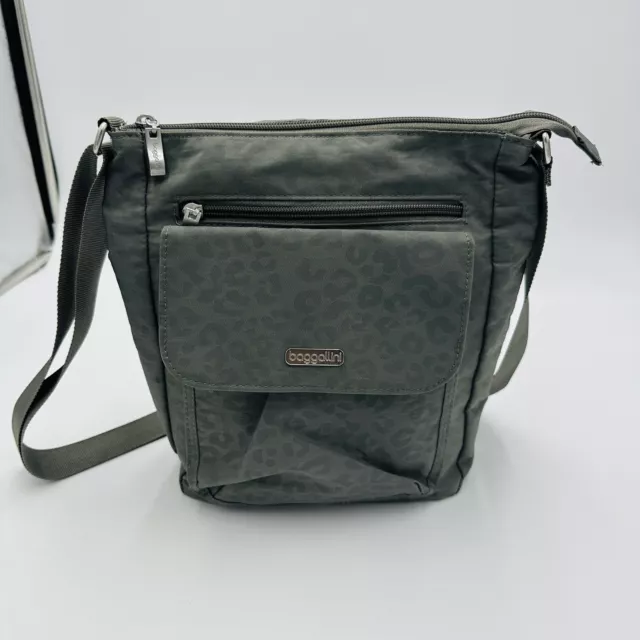 Baggallini Pocket Town Crossbody Bag Pewter Cheetah Women Purse Fashion