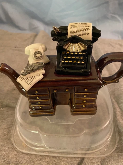 RARE VINTAGE PAUL Cardew Crime Writer Desk 3D Teapot “Murder at