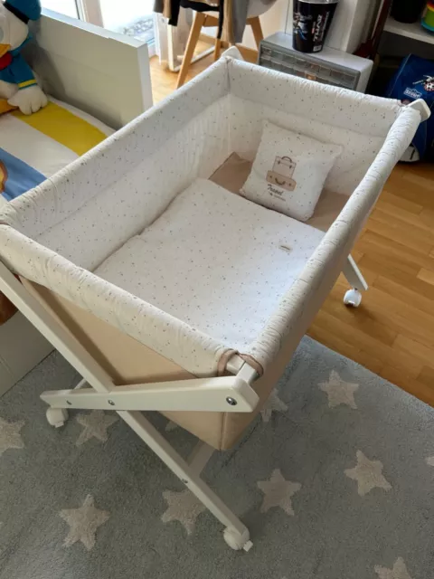 Cambrass Mini-Kinderbett mit gekreuzten Beinen und Rollen mit Bremsen - Babybett