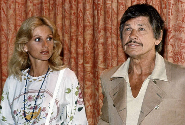 CHARLES BRONSON AND Jill Ireland circa 1981 in Los Angeles Old Photo ...