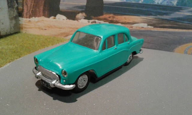 Voitures miniatures NOREV en plastique Simca