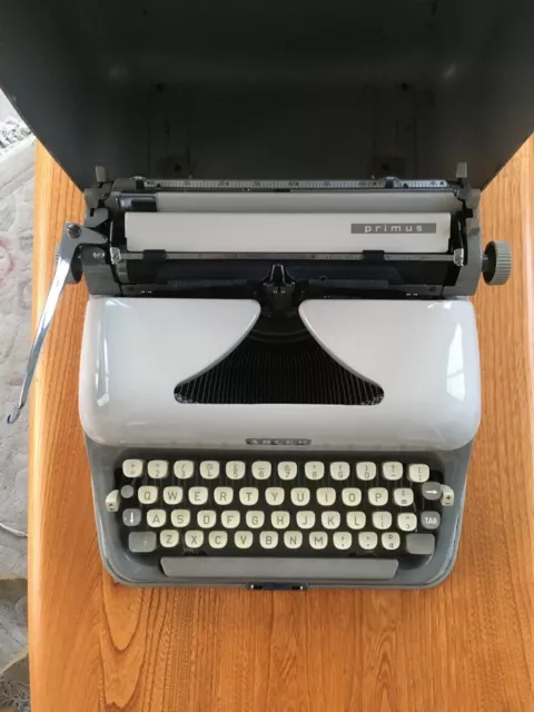 Vintage 1960's Adler Primus portable typewriter & original case 2