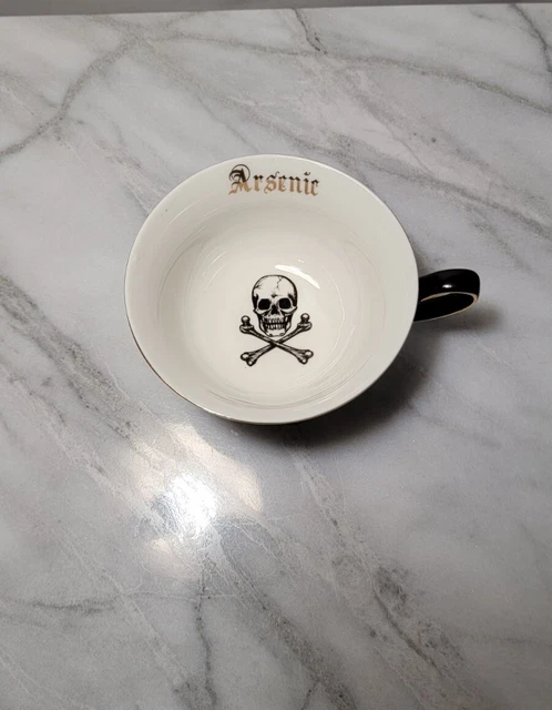 Taza de té Scull and Cross Bones Grace vajilla de té pirata arsénico oro negro