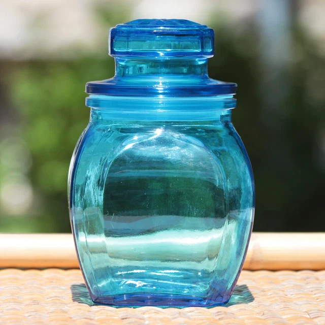 Bouteille En Verre Bleu Gravée "Fleur De Vie " à La Main