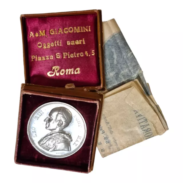 Vatican Medal Papal 1900 Pope Leon XIII tin + Box Period Vintage
