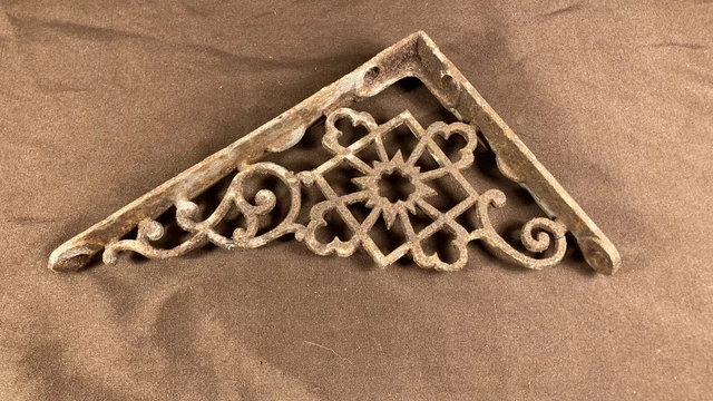 1 Antique Original Victorian Eastlake Cast Iron Wall Shelf Bracket