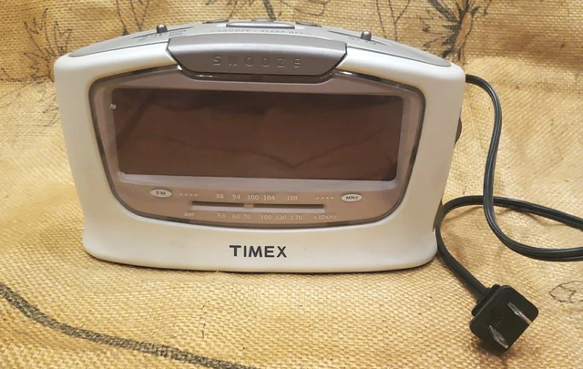 TIMEX ALARM CLOCK JUMBO DISPLAY AM/FM Radio White Model T254W Dimmable ...