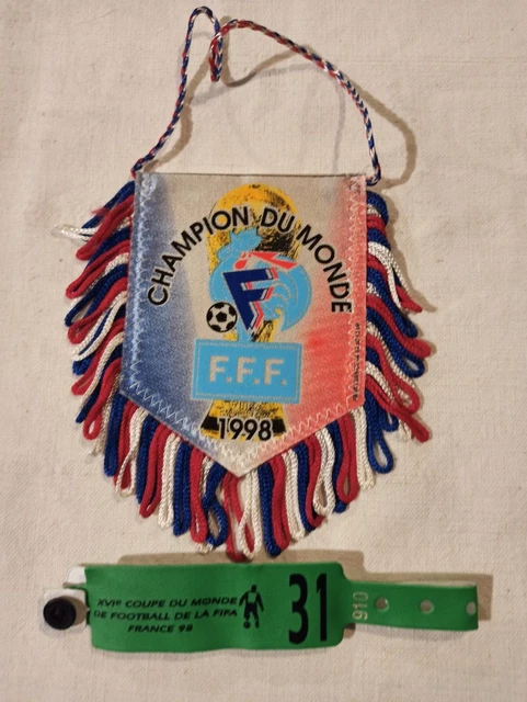 Grand Fanion Vintage Equipe De France FFF - Palmarès, Ancien Et Authentique