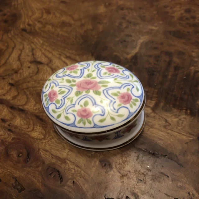 AYSHFORD FINE BONE China Trinket Pill Box Staffordshire England Vintage