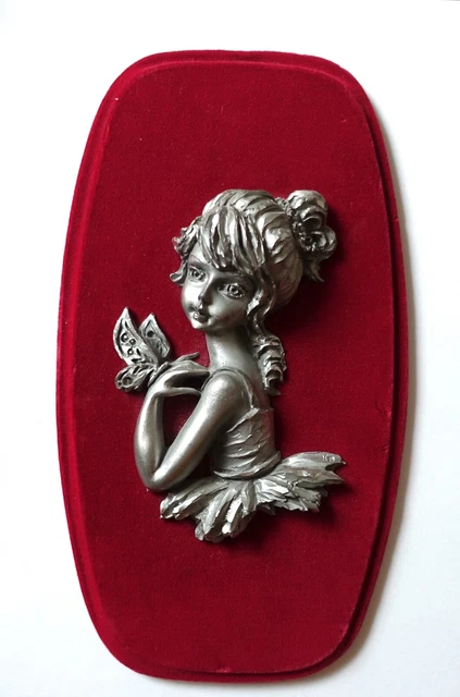 TABLEAU PRINCESSE EN étain Sur Velours Rouge Signe BACHET.,ETAINS DU