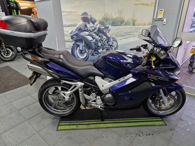 2002 Honda VFR800Fi-2