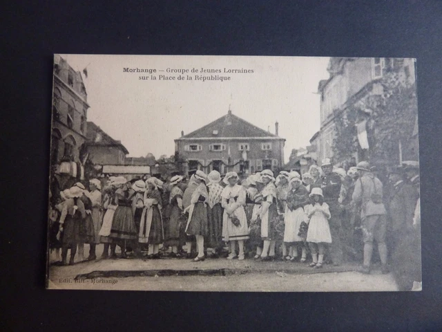 MORHANGE MORCHINGEN Moselle CPA 57 jeunes lorraines en costumes place de la rép.