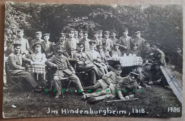 Hindenburgheim Lazarett linker Soldat Schulterklappe 51 Fotokarte 1. WK 1918