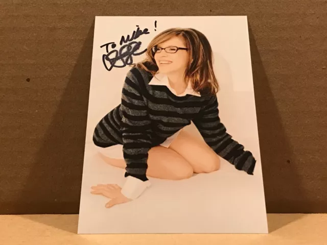 LISA LOEB Authentic Hand Signed Autograph 4x6 Photo - SINGER & ACTRESS