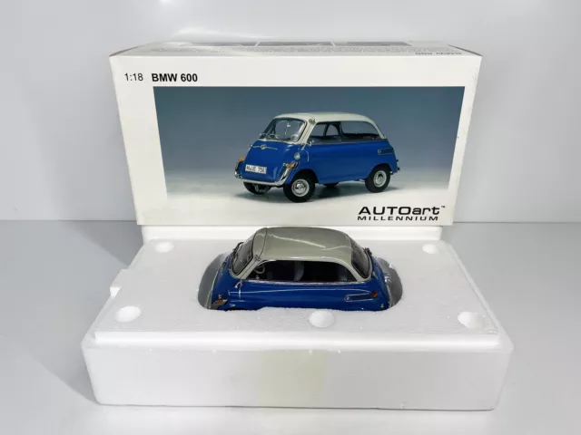 1:18 - AutoArt - 70642 BMW 600 Dual Tone Top Part Azureblue // VO 2 288