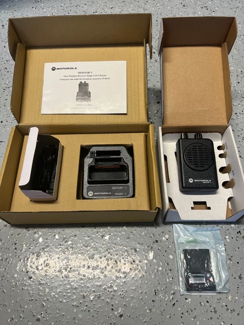 Motorola Minitor V UHF 453-461 MHz Stored Voice Pager A04KMS9238CC - NEW