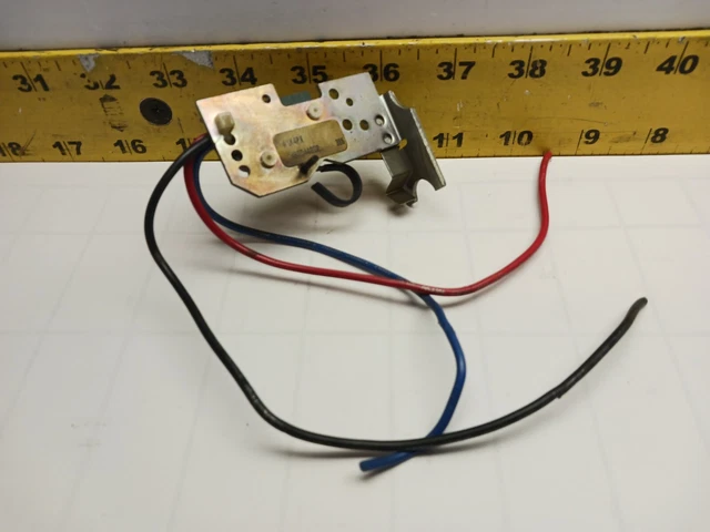 Cutler Hammer Auxiliary Switch For L-Frame Circuit Breakers  A1X4Pk