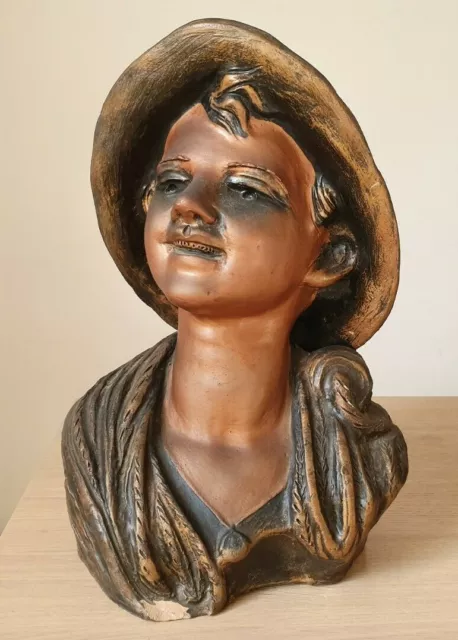 Statua scultura busto in terracotta di giovane boscaiolo