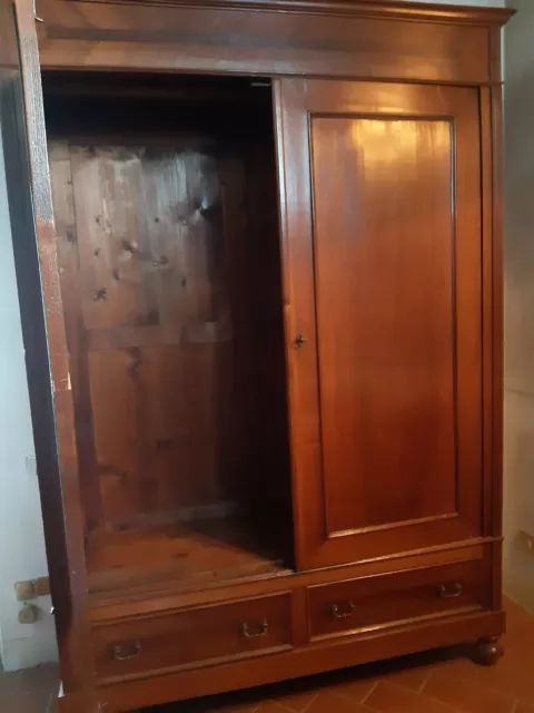 Armadio impiallacciato in noce '900