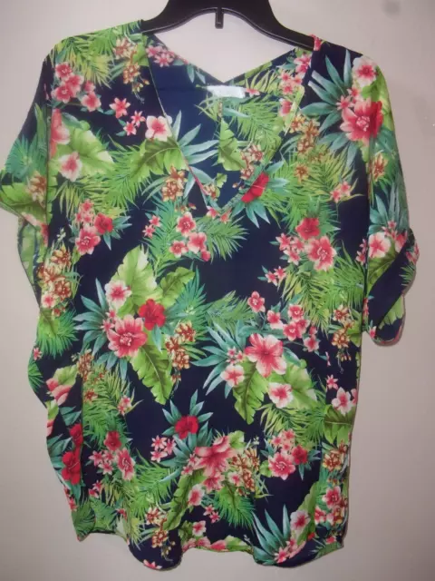 Lush Size M Tropical Print Short Sleeve Top