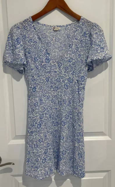 billabong romper Size Small White With Blue Flowers  Short Sleeve