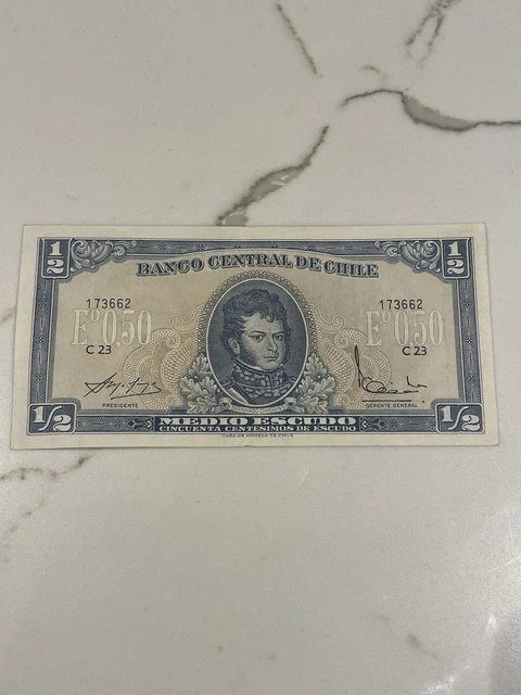 1/2 escudo De Chile Good Condition