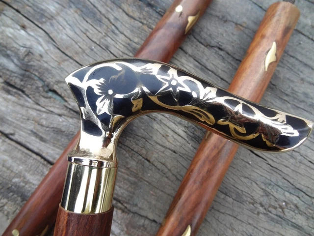 Canne de marche de style antique en bois avec poignée victorienne en laiton...