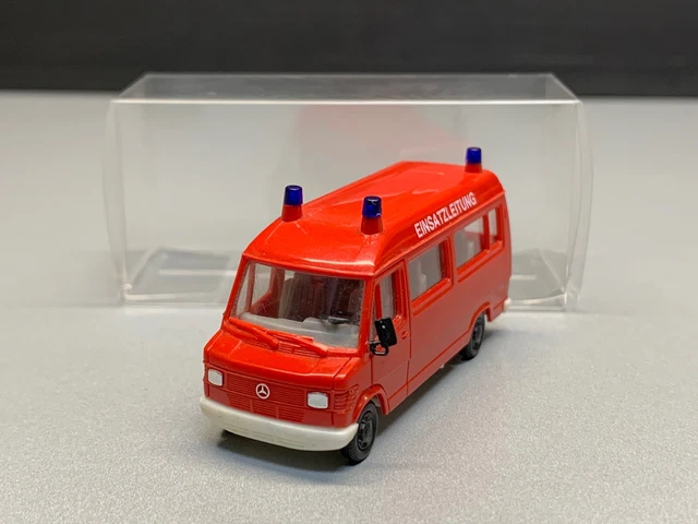 Conrad 1604 Mercedes Benz 207D 307D en orange au 1:50 - Collection