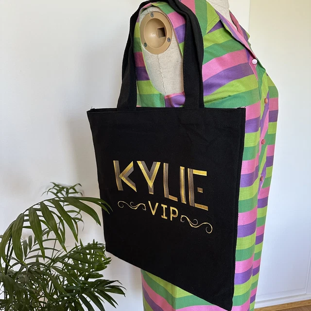 カイリーミノーグ　Kylie VIP トートバッグ 希少品✨】カイリー・ミノーグ VIPトートバッグ、ピンバッチ