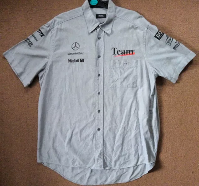 Offizielles West McLaren Mercedes 1999 Hugo Boss F1 Team Crew Pit Ausgabe Shirt 2