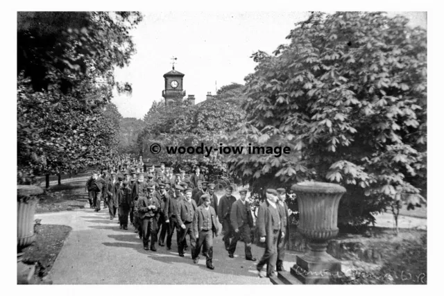 pt8443 - Wakefield , WR Asylum central drive , Yorkshire - print 6x4