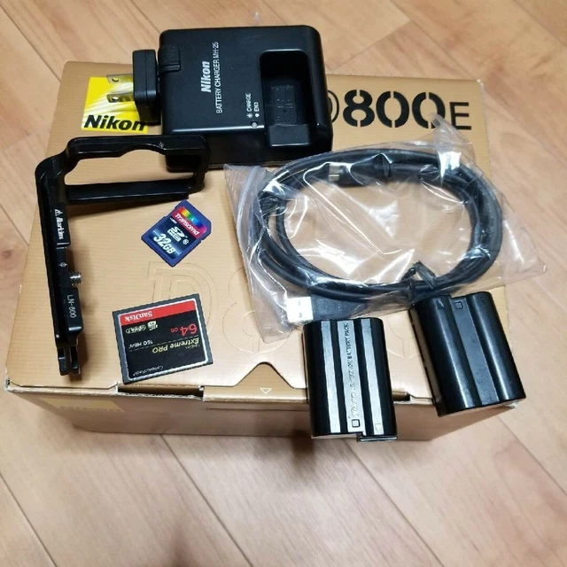 Nikon D800E 36.3 MP Digital SLR Camera w/Box Accessory Battery Charger JP Used