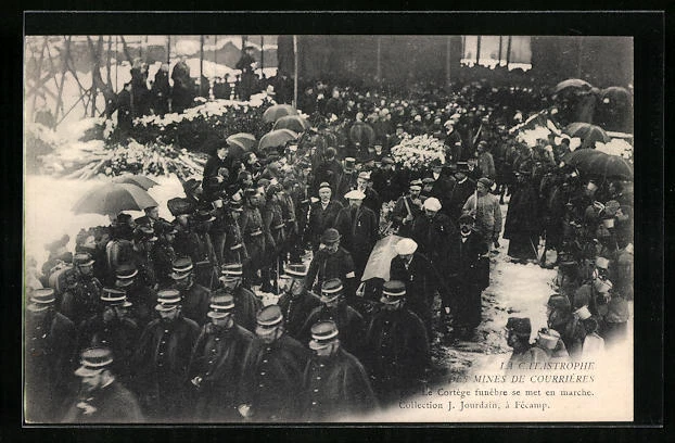 CPA Courrieres, Catastrophe des Mines, Cortege funebre