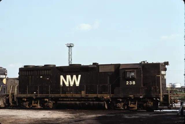 Norfolk & Western (NW) - GP35 - #238 - Original 35mm Slide