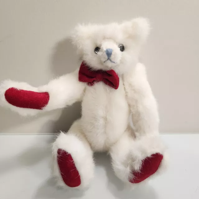 1993 Mary Meyer Sugarloaf Green Mountain Bear Jointed White & Red Velvet 9”