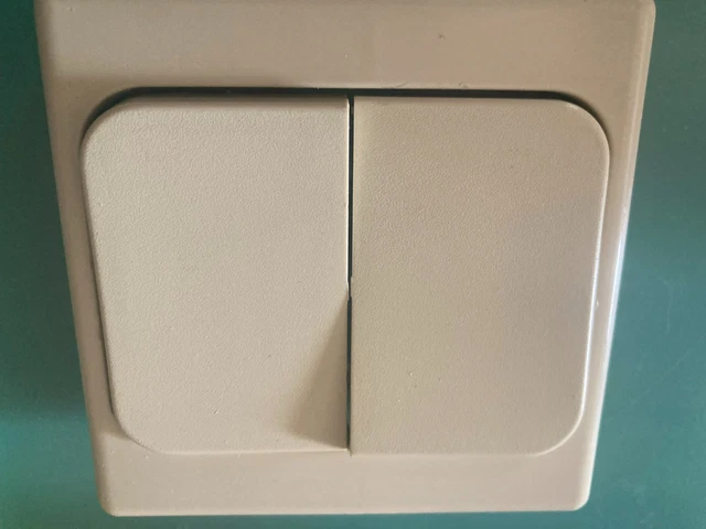 Interrupteur Va-et-vient étanche Encastré Prêt à Poser, LEGRAND Plexo Beige 83513542