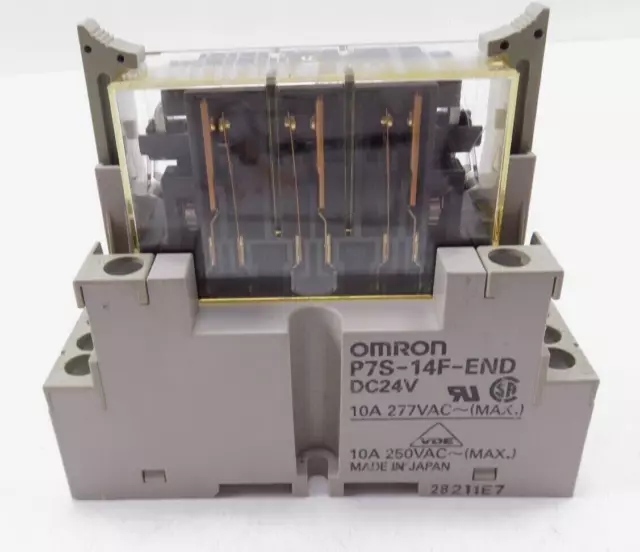 1x OMRON G7S-4A2B Relay with P7S-14F Housing