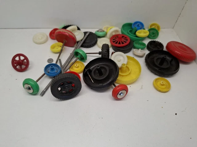 LEGO roue 30.4 X 14 -- wheel -- diamètre 3 CM