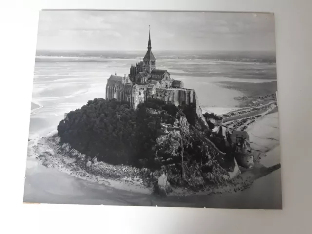 Photo Le Mont st Michel, tirage années 50 ,dim. 40/48.Belle vue aérienne animée