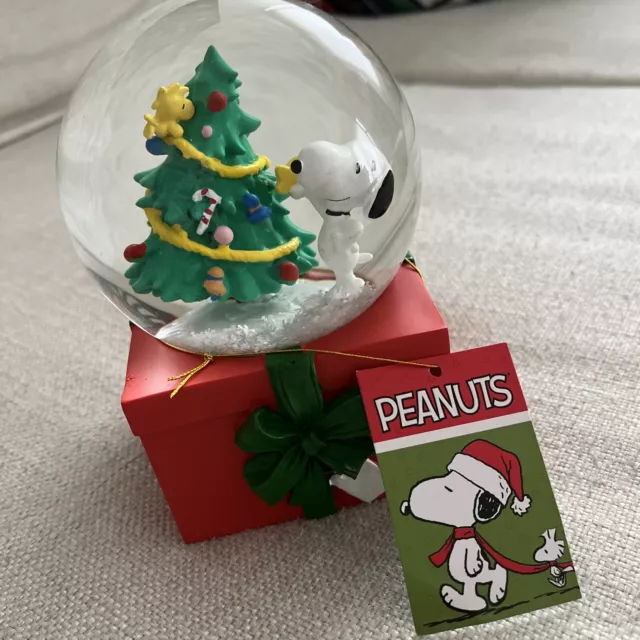 Rare Peanuts Christmas Tree Music Tweety Snow Globe Plays Jingle Bell Song NEW