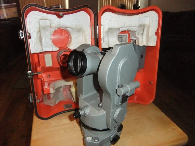 Lietz Sokkisha Tokyo THEODOLITE T60D Transit Level W/Case & ACCESSORIES EXC COND