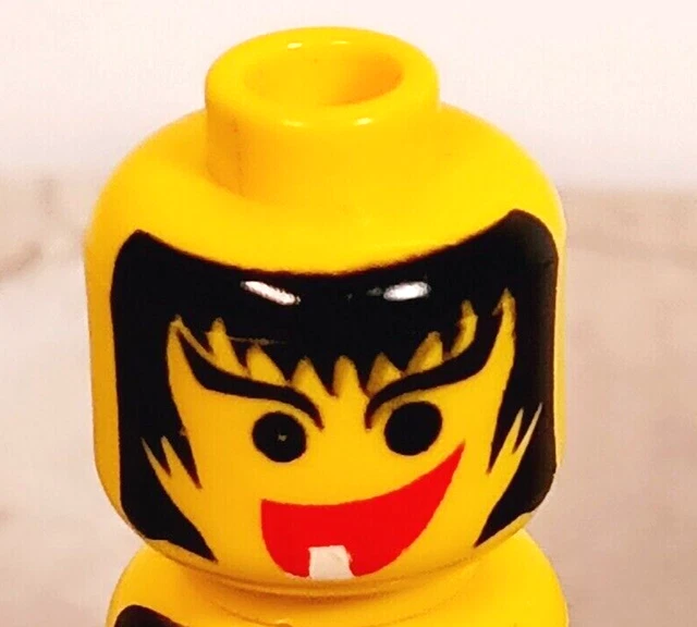 LEGO Witch Head ONE TOOTH Fright Night Body Part Big Smile BIG EYEBROWS Witchy