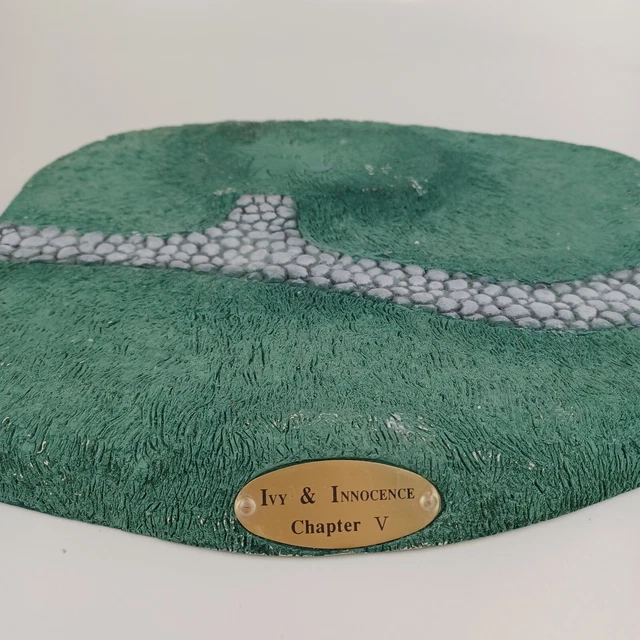 Ivy & Innocence Chapter V (5) Display Base #05125 for 05120 [B]