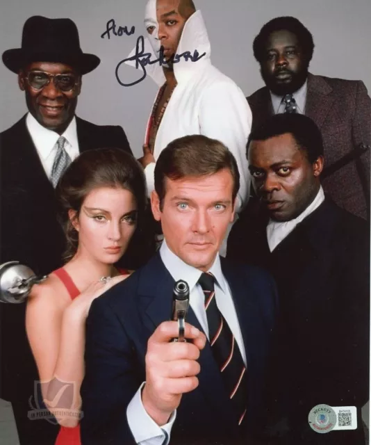 Roger Moore JAMES BOND Signed 10x8 Photo Beckett Certified BH74103