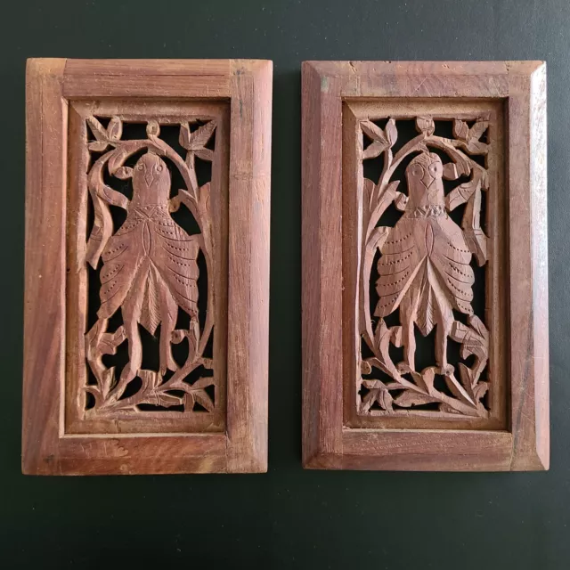 Arte popular vintage tallado en madera tallada recortada con pájaro en par de árboles India (?)